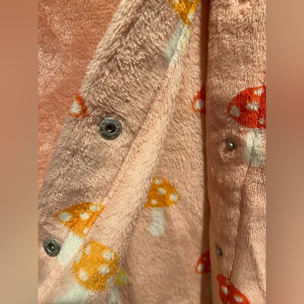 NWT Mushroom Print, Snap Front, SOFT & Fuzzy Jacket - Peach Color Background - Picture 5 of 10
